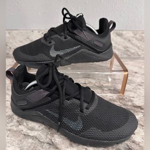 Nike Legend Essential Wmns Training Shoes Black Sz 7